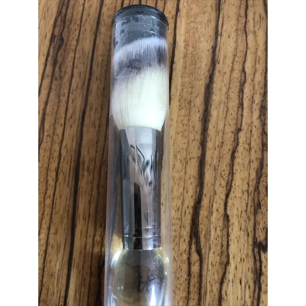IT Cosmetics Heavenly Luxe French Boutique Blush Brush #4